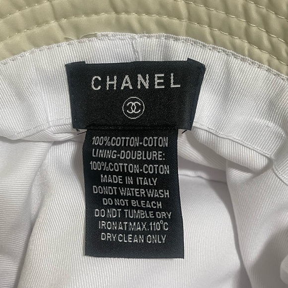 CHANEL tan linen Bucket Hat with Black Logo NWOT - Picture 3 of 6